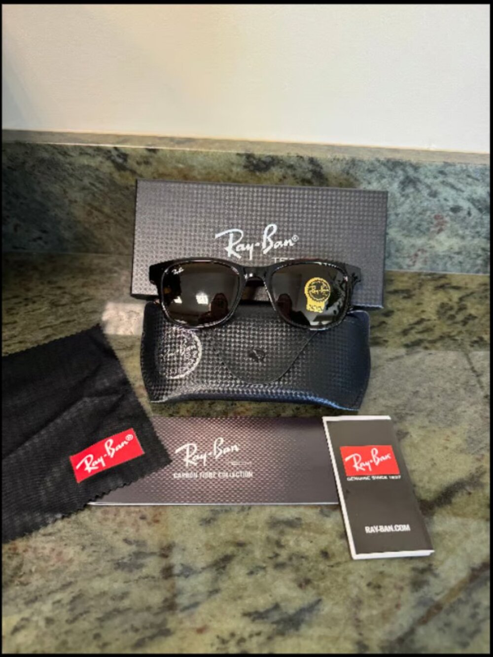 Ray-Ban Unisex Sunglasses NIB - FREE SHIPPING